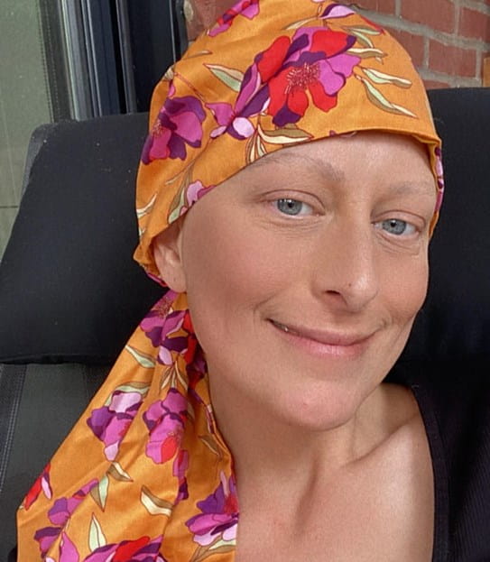 Amélie Fahey wearing a headscarf