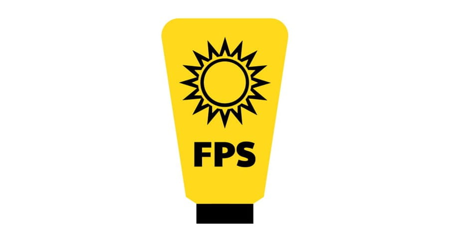 Bouteille d’écran solaire marquée des lettres FPS